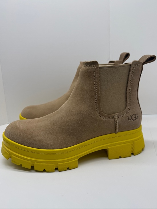 UGG Shoes - UGG Ashton Chelsea Boots 6 Brown Suede Waterproof Yellow Ankle Casual Chunky